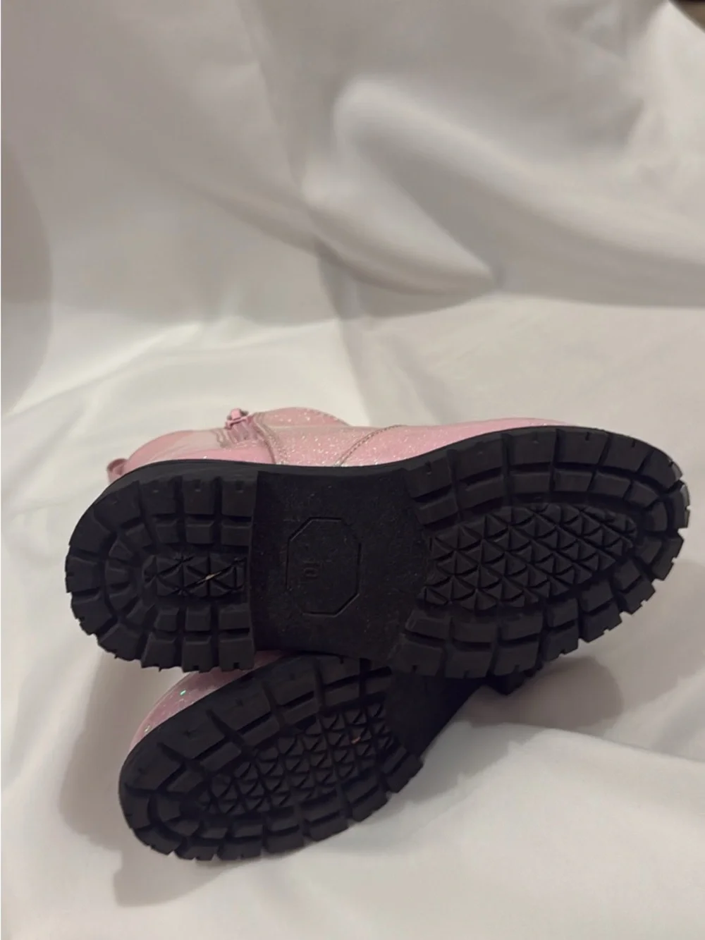 Minnie Mouse pink glittery toddler boots